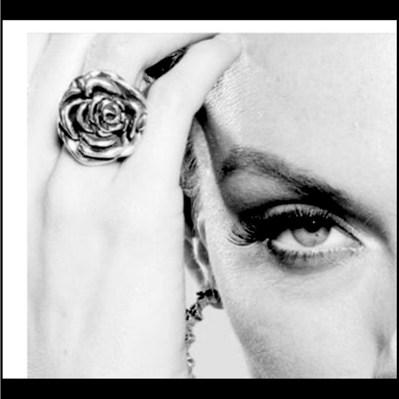 King Baby rose ring - Picture 1 of 4